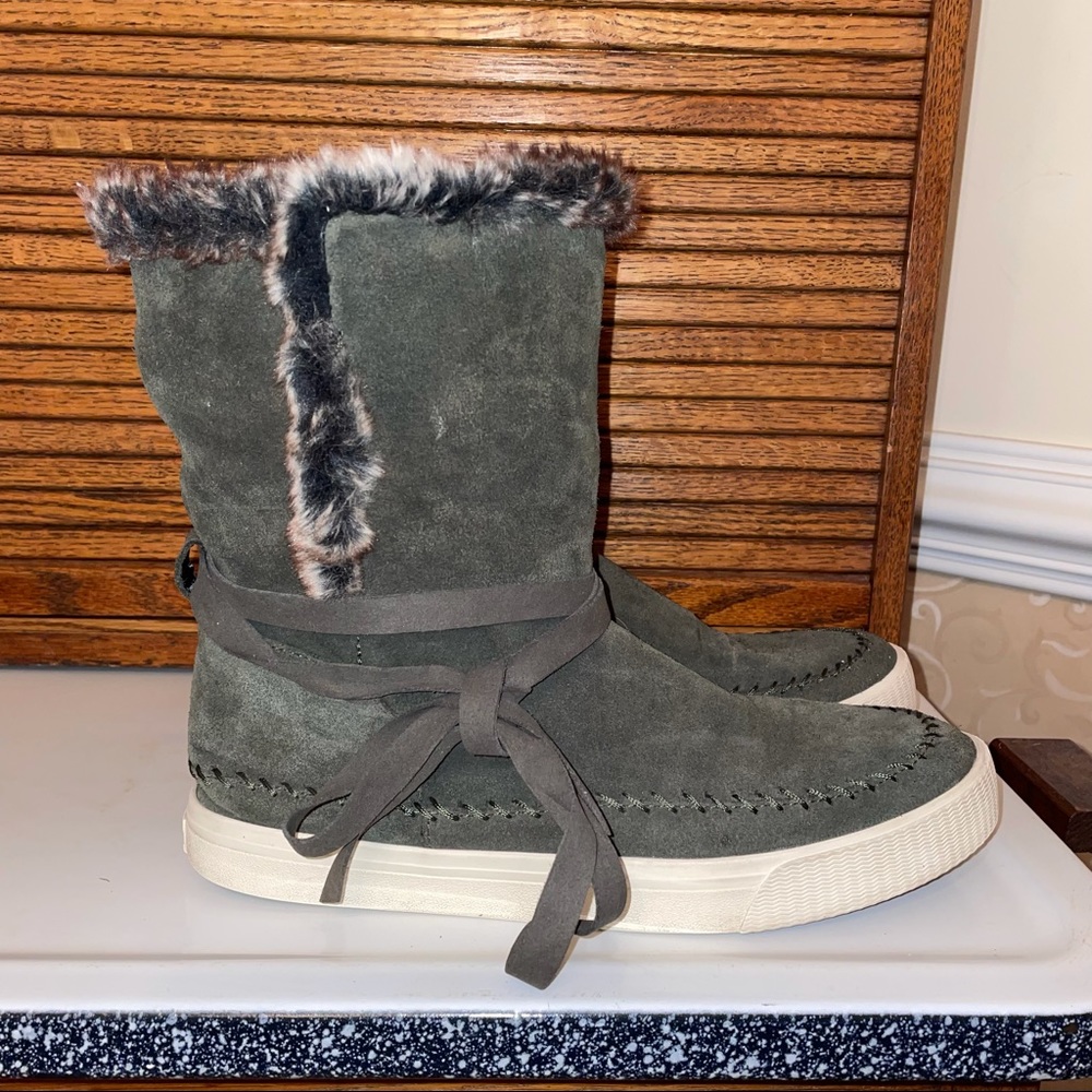 Toms fur lined vista boots